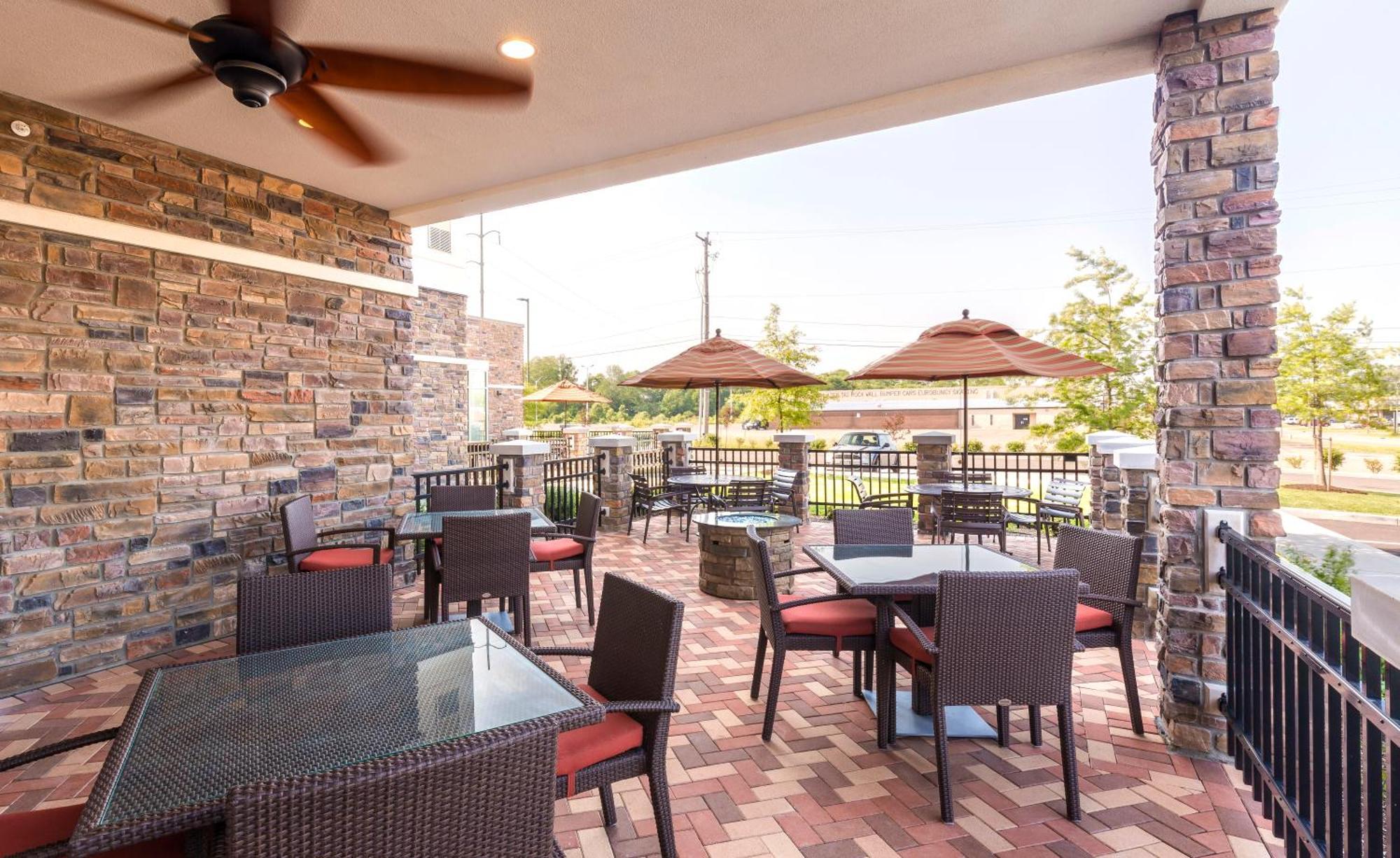 Hyatt Place Canton Lake Cable Zewnętrze zdjęcie